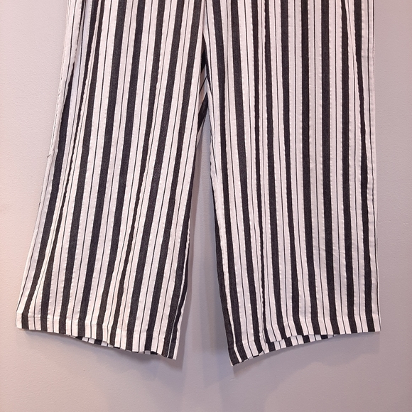 ❌SOLD❌ DYNAMITE High Waist Paperbag Pants Cropped Wide Leg Striped Seersucker - Picture 9 of 15